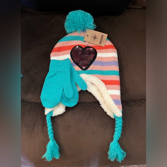 Fanes Paul youth girl’s hat and matching mittens. NWT. - Picture 2 of 8